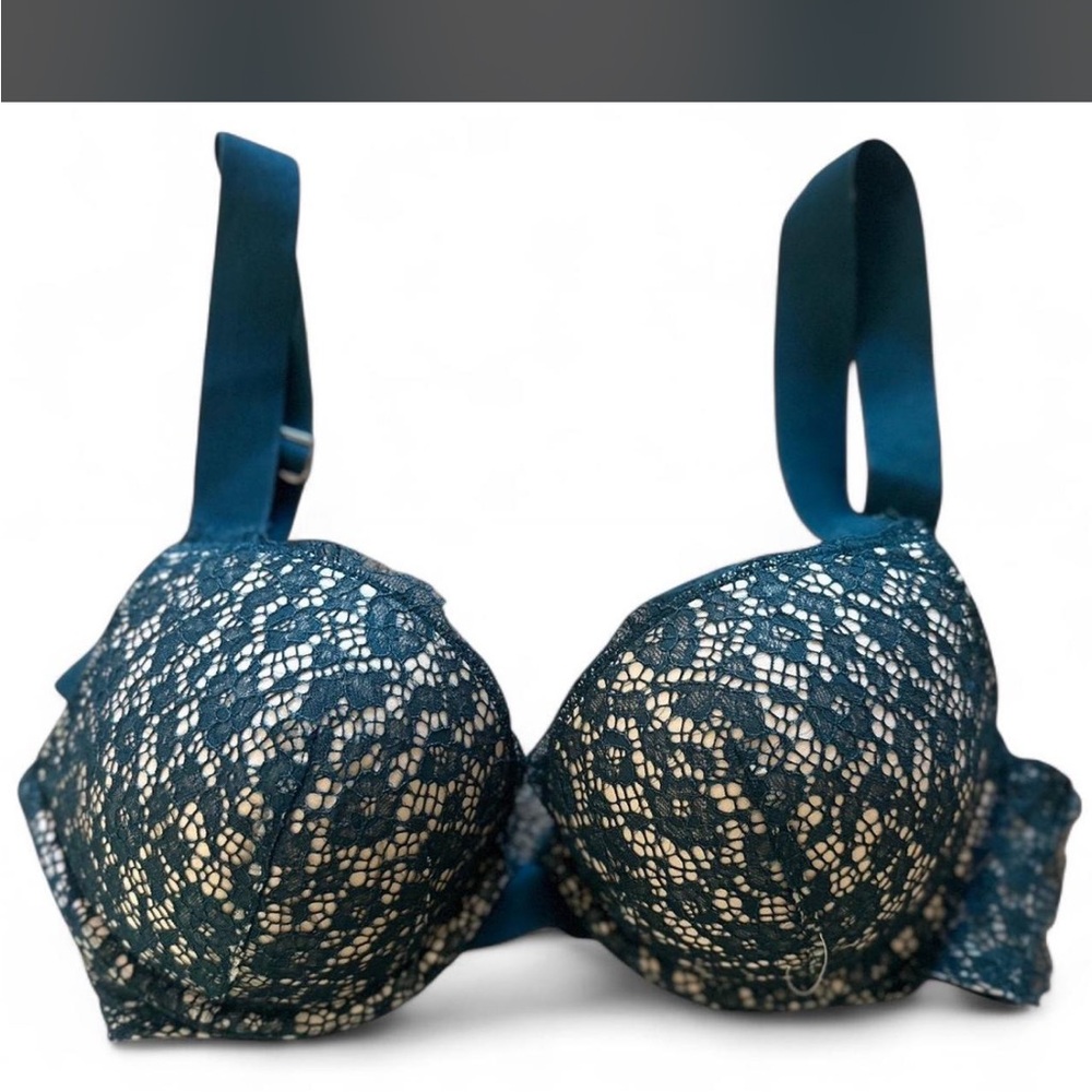 Victoria’s Secret teal lace push-up bra